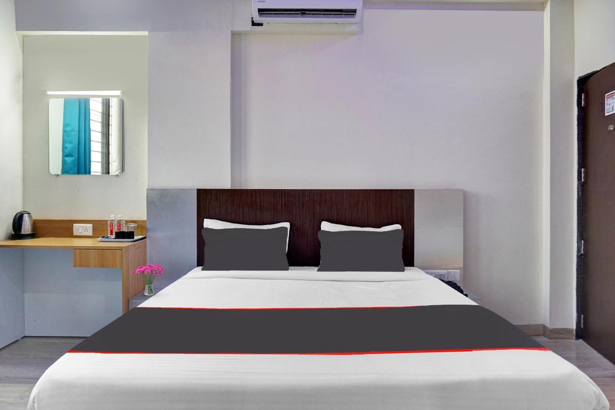 Kharadi Super Collection O Eon Inn Near Pune Airport מראה חיצוני תמונה