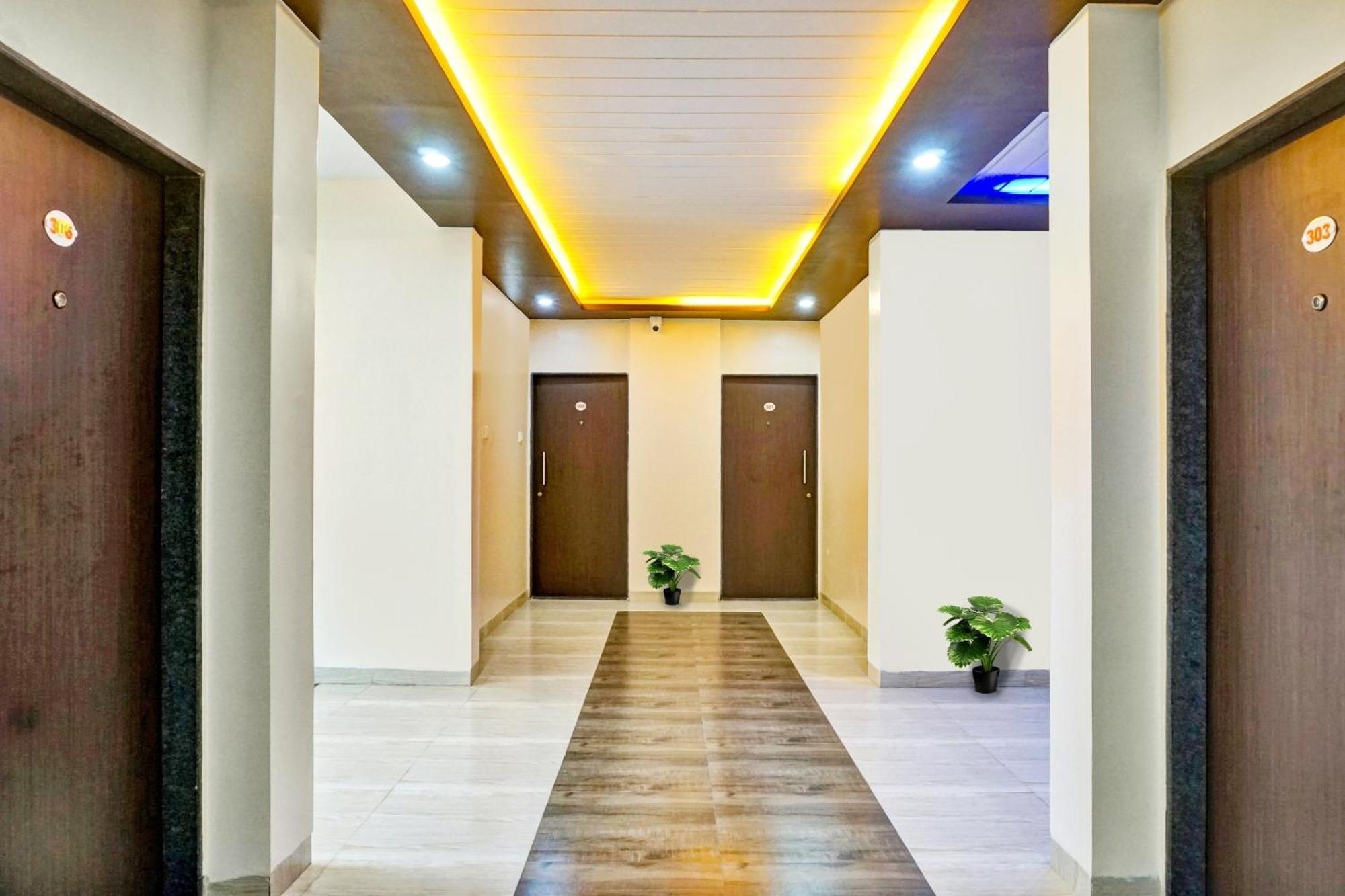 Kharadi Super Collection O Eon Inn Near Pune Airport מראה חיצוני תמונה